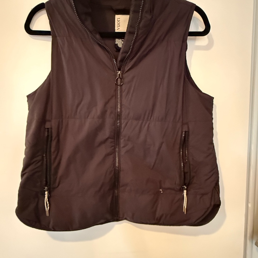 Vuori vest in black
